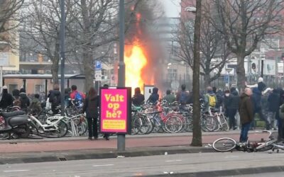 “Oproepen op social media om te gaan rellen”, waarom werkt de censuur ineens niet? / Steeds meer mensen krijgen door dat we in de maling genomen worden: rellen in scene gezet